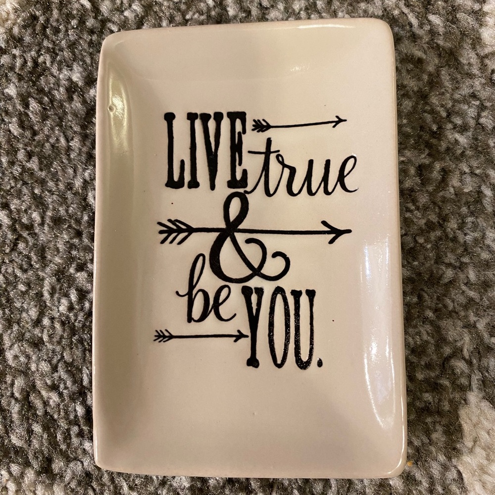 Thirty-one Live True & Be You keepsake tray